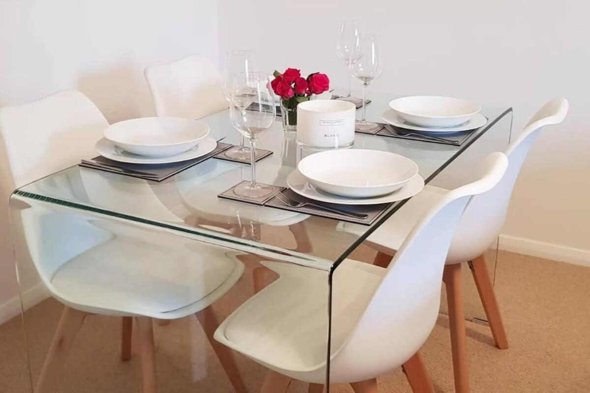 Modern Apartment In The Heart Of Oxford With Secure Underground Parking מראה חיצוני תמונה