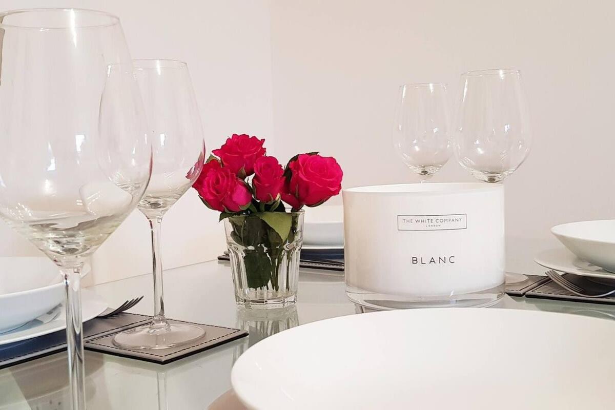 Modern Apartment In The Heart Of Oxford With Secure Underground Parking מראה חיצוני תמונה