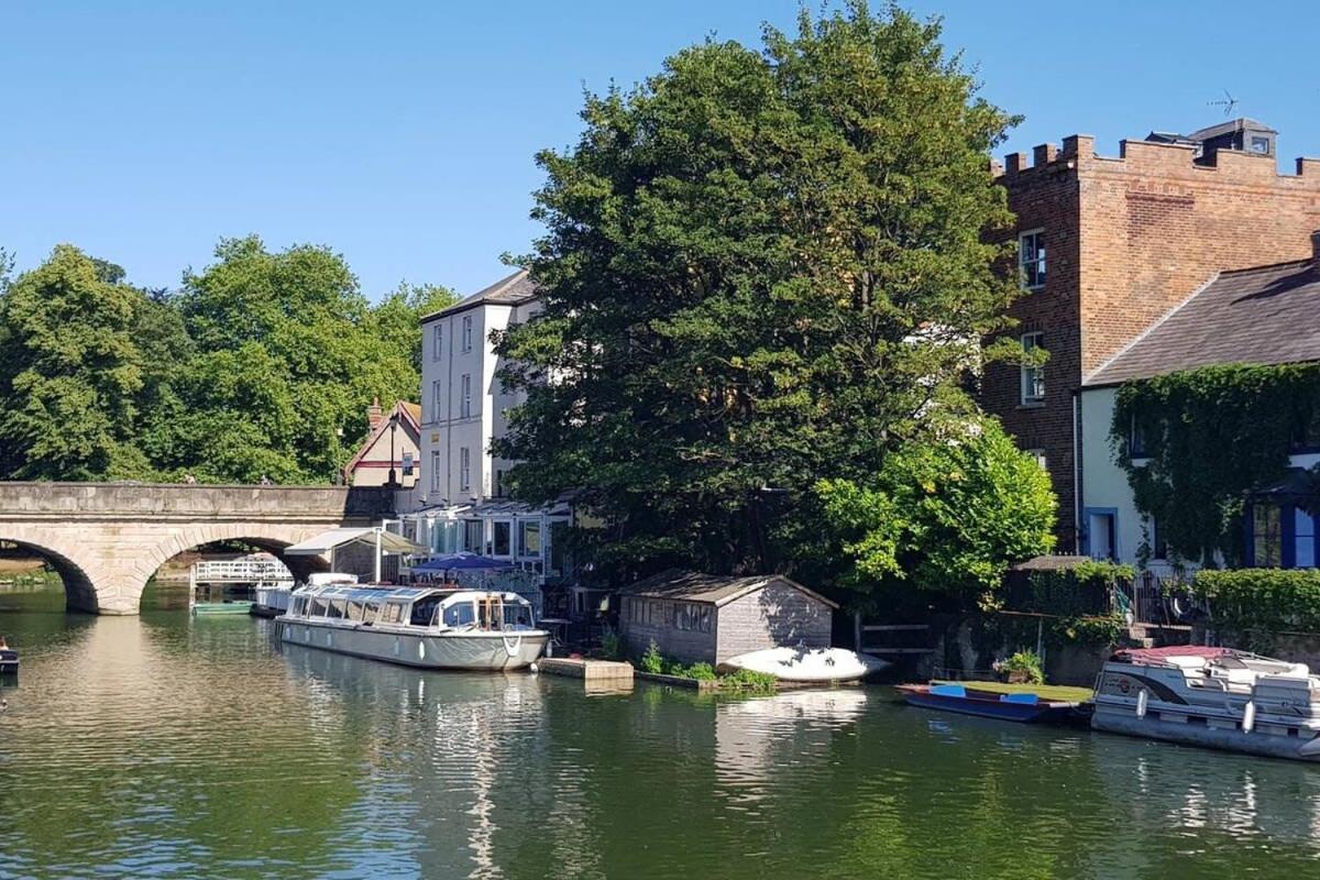 Modern Apartment In The Heart Of Oxford With Secure Underground Parking מראה חיצוני תמונה