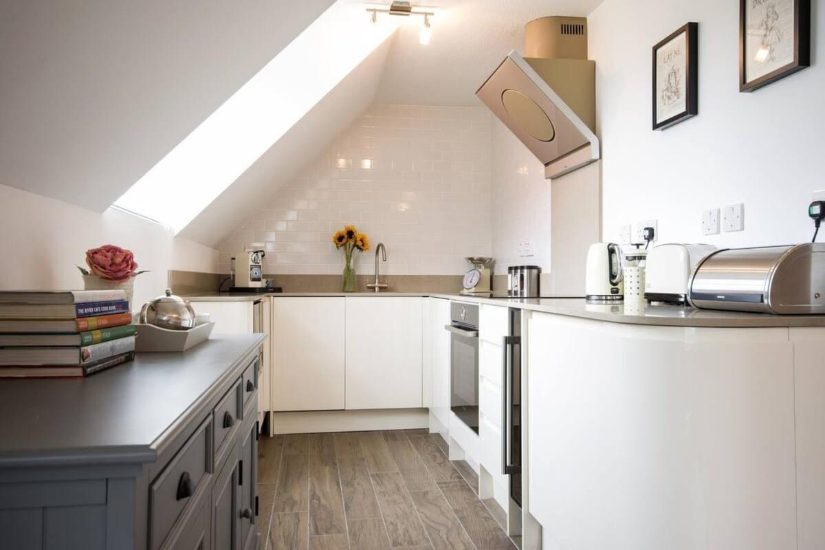 Modern Apartment In The Heart Of Oxford With Secure Underground Parking מראה חיצוני תמונה